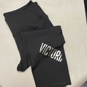 Victoria’s Secret sport capri leggings